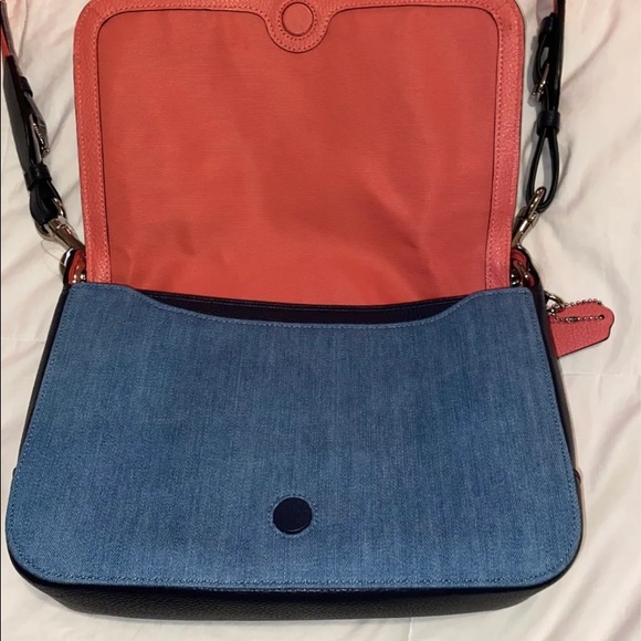 Coach - Picture 2 of 7